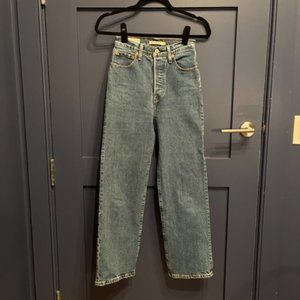 Levi's Ribcage Straight Sz 25 Classic Denin Wash